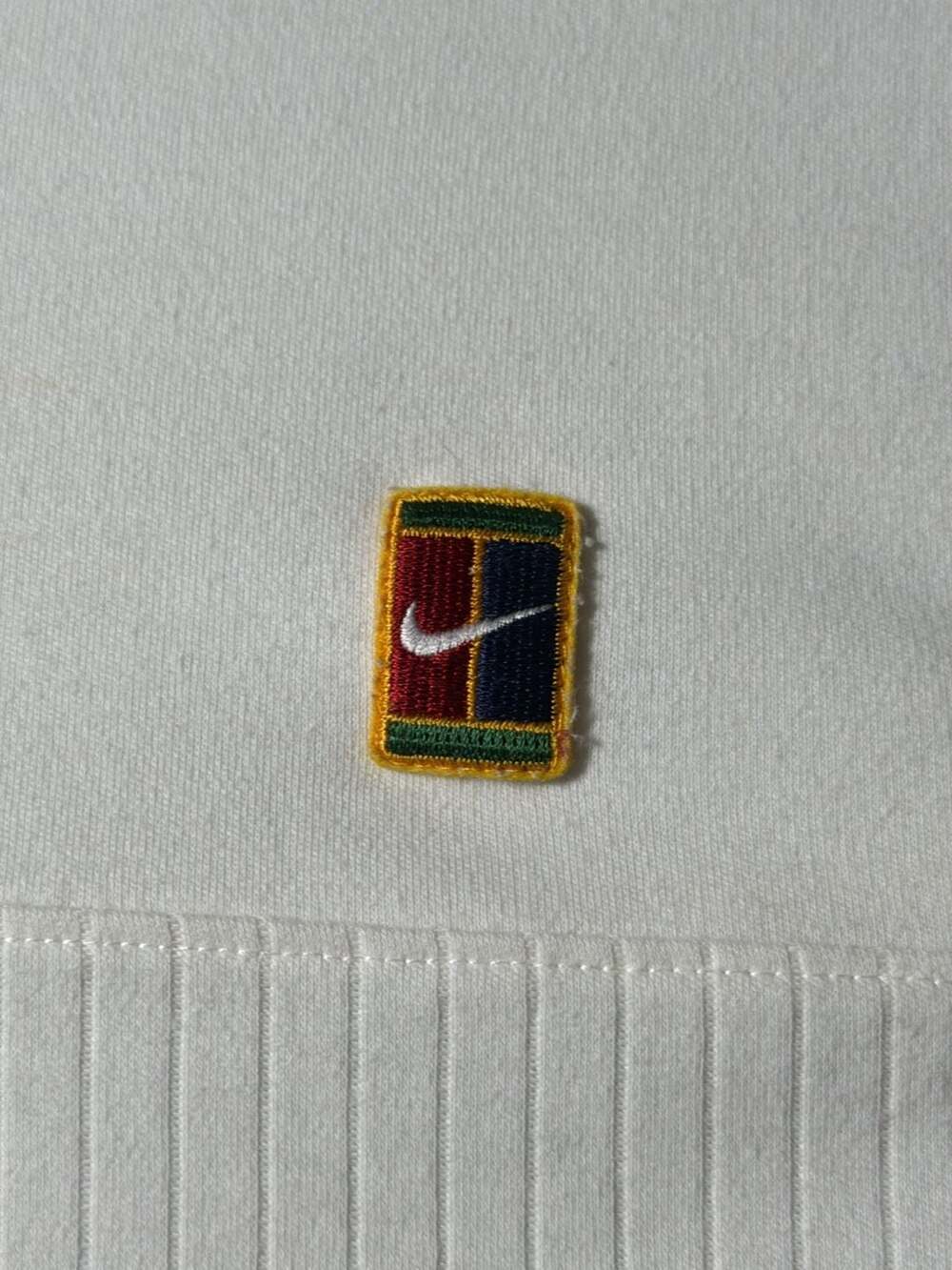 NikeCourt Heritage Ribbed Panel Tennis T-Shirt - Picture 3 of 10